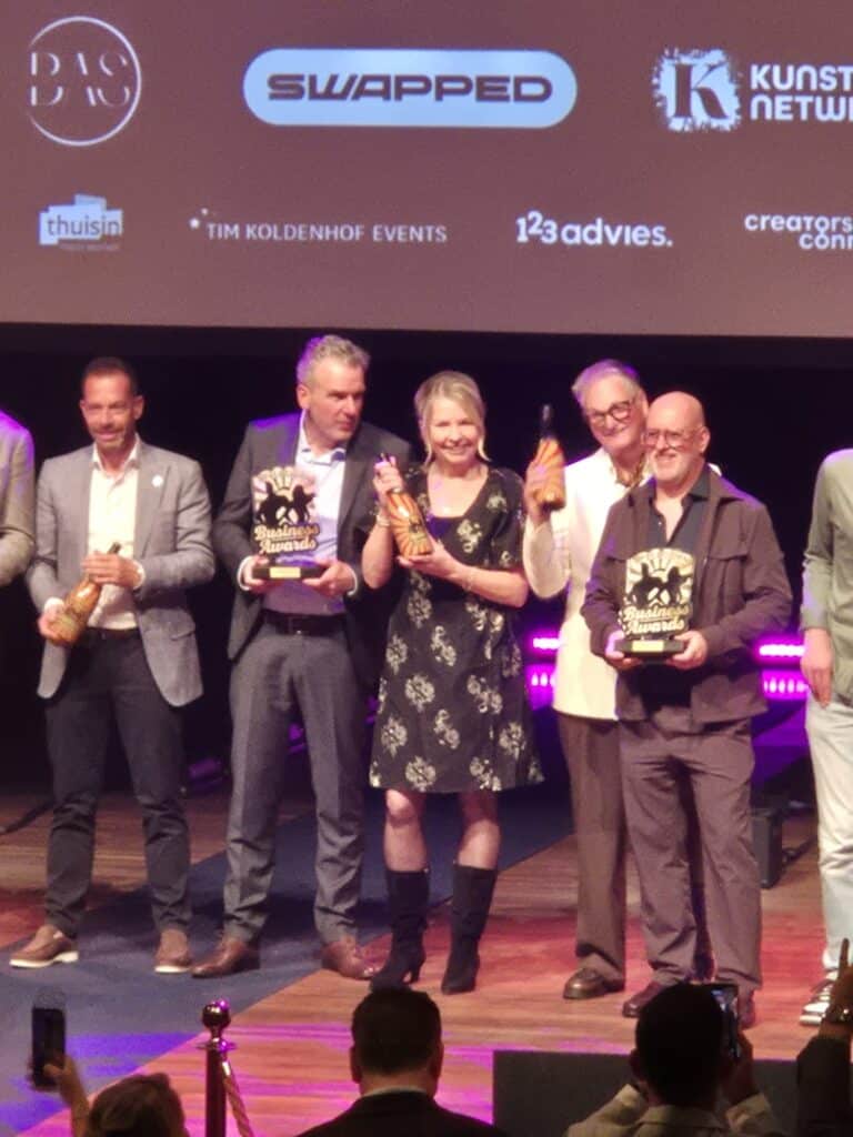 Het team van Scholten Panelen met de Apeldoorn Business Award