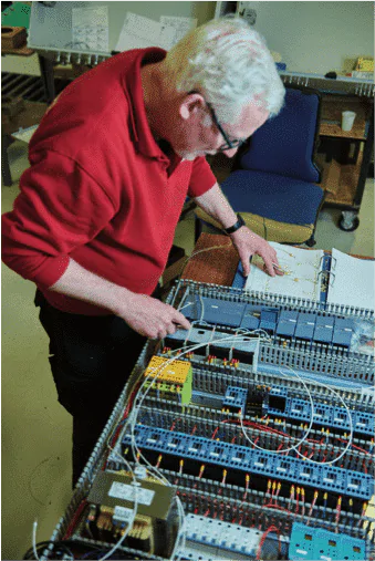 Monteur aan het werk